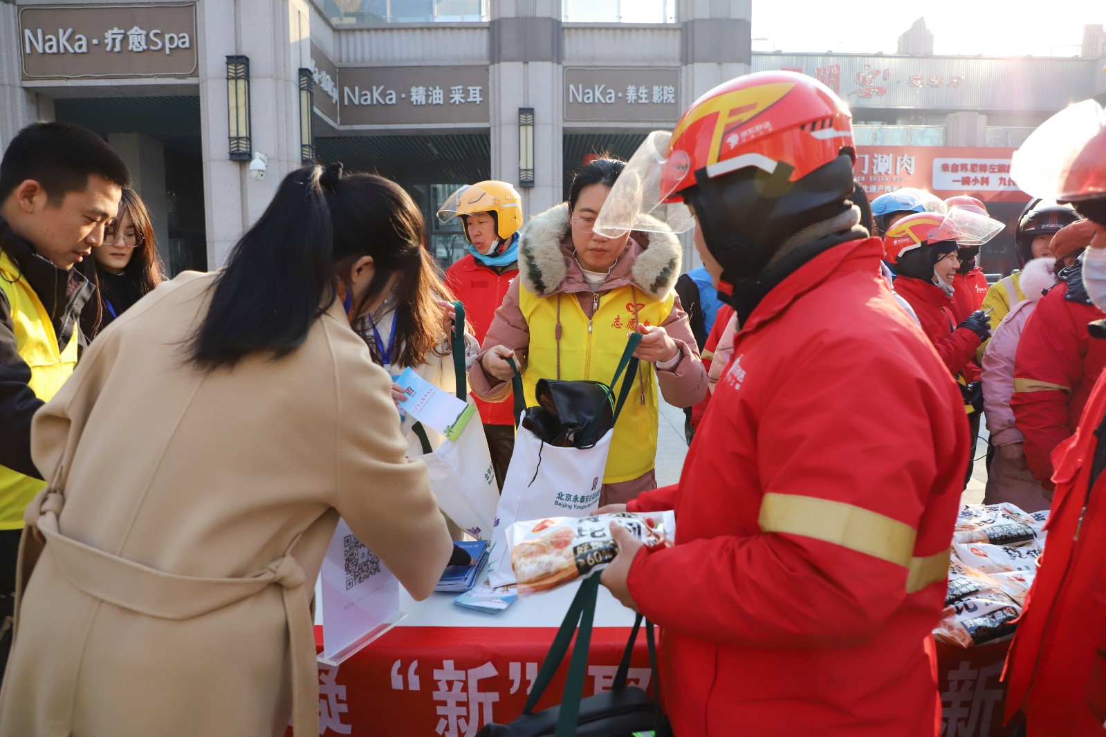 94660477.jpg 94660477.jpg